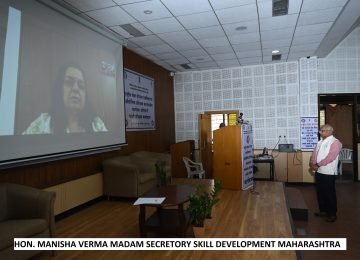HON MANISHA WARMA MADAM SECRETORY SKILL DEVELOPMENT MAHARASHTRA MUMBAI