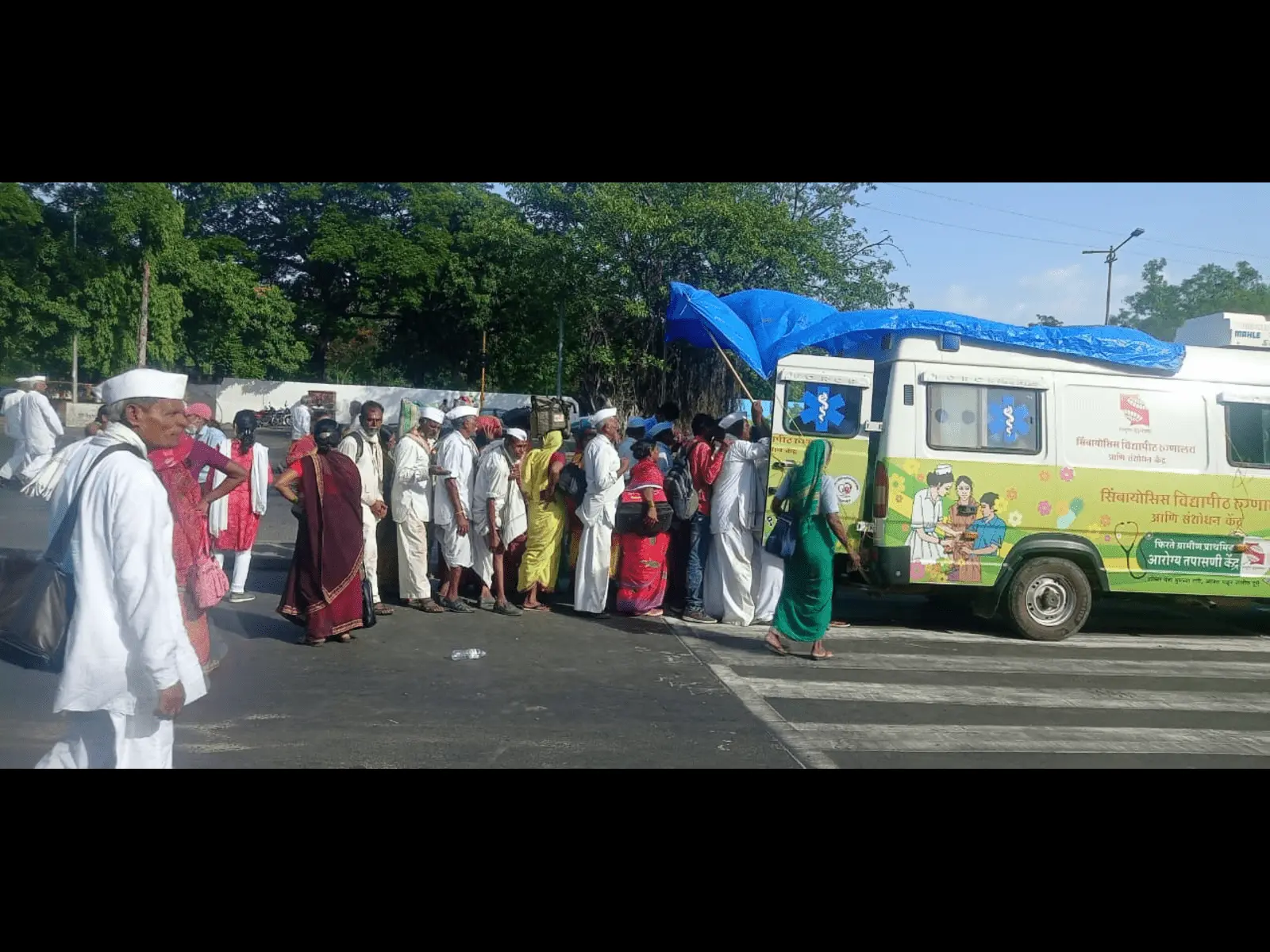 Inauguration of Mobile Medical Unit Van-Handing over keys